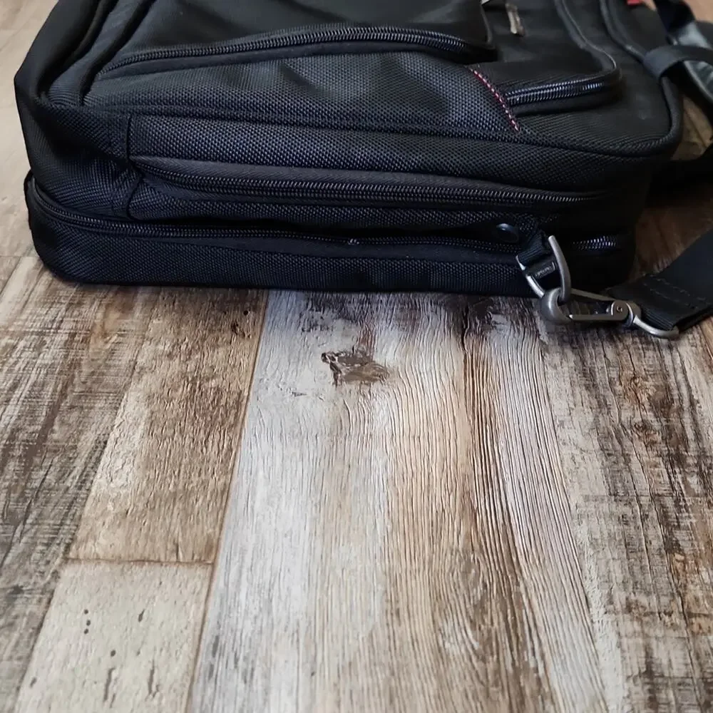 Xenon 3 Toploader‎ Briefcase, Fits Devices Up To 15.6